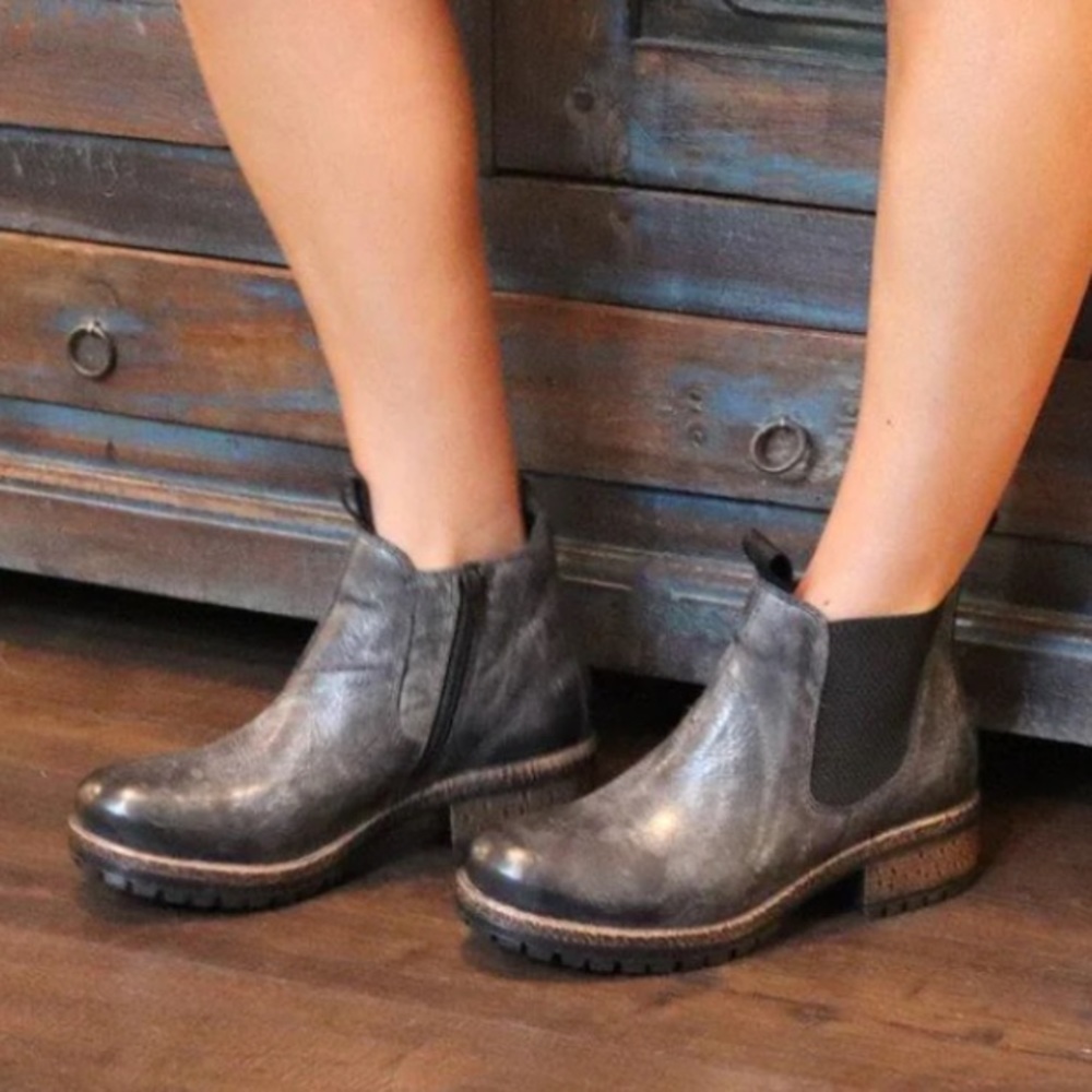 Diba True Say So Vintage Distressed Leather Black Chelsea Ankle Boot Size 9.5 - Picture 3 of 16